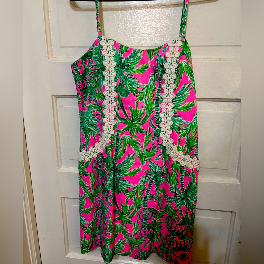 Lily Pulitzer dress size 6. Excellent condition.
